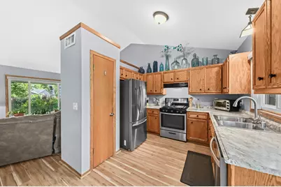 8586 N Meadowside Ct, Brown Deer, WI 53223 - Photo 7
