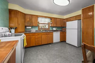 733 N Lapham St, Oconomowoc, WI 53066 - Photo 5