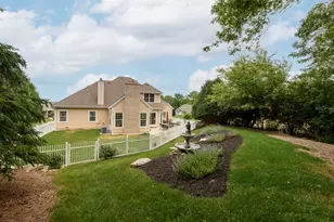 W291N4273 Prairie Wind Cir, Delafield, WI 53072 - Photo 29