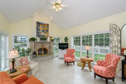 W291N4273  Prairie Wind Cir, Delafield, WI 53072 - Photo 5