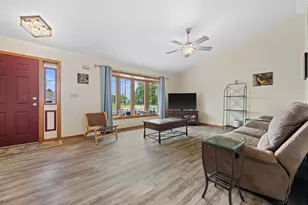 N49W14033 Brook Falls Dr, Menomonee Falls, WI 53051 - Photo 3