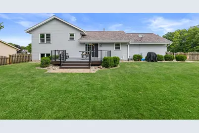 N49W14033  Brook Falls Dr, Menomonee Falls, WI 53051 - Photo 25