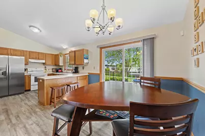 N49W14033  Brook Falls Dr, Menomonee Falls, WI 53051 - Photo 7