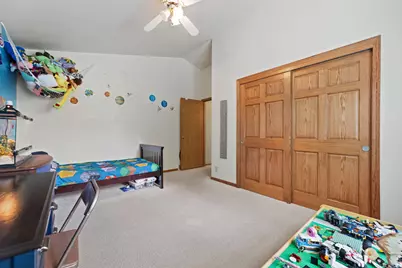 N49W14033  Brook Falls Dr, Menomonee Falls, WI 53051 - Photo 15
