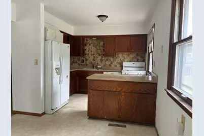 6420 N 49th St, Milwaukee, WI 53223 - Photo 25