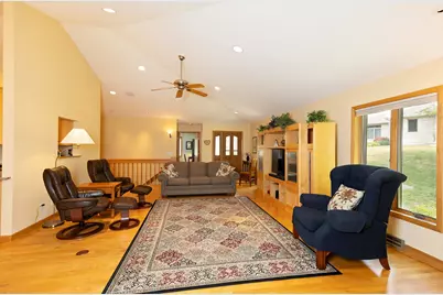 1221 W Sherman Ave, Fort Atkinson, WI 53538 - Photo 5