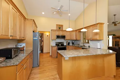 1221 W Sherman Ave, Fort Atkinson, WI 53538 - Photo 9