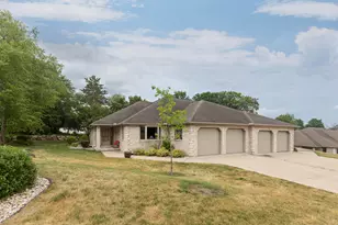 1221 W Sherman Ave, Fort Atkinson, WI 53538 - Photo 35