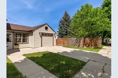1528  Ashland Ave, Sheboygan, WI 53081 - Photo 5