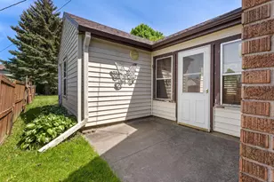 1528 Ashland Ave, Sheboygan, WI 53081 - Photo 3