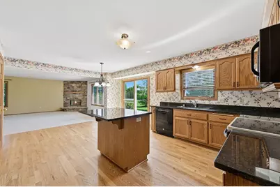 5630 S Timber Ridge Dr, New Berlin, WI 53151 - Photo 7