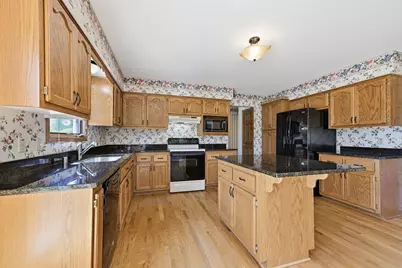 5630 S Timber Ridge Dr, New Berlin, WI 53151 - Photo 9