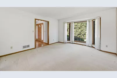 5630 S Timber Ridge Dr, New Berlin, WI 53151 - Photo 19
