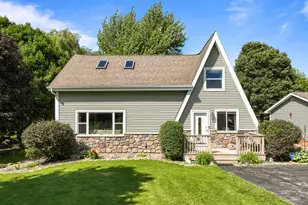 W6093 Mariner Hills Trail, La Grange, WI 53121 - Photo 3