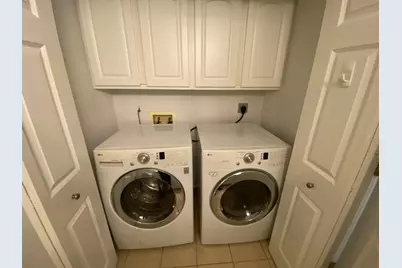 9275 S 51st St, Franklin, WI 53132 - Photo 17