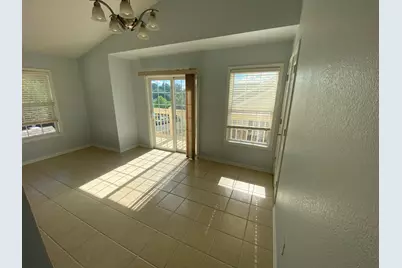 9275 S 51st St, Franklin, WI 53132 - Photo 3