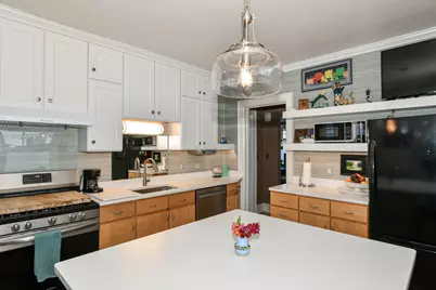 2912 N Murray Ave, Milwaukee, WI 53211 - Photo 17