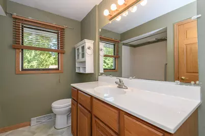 705  Fox Knoll Dr, Racine, WI 53185 - Photo 19