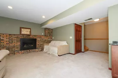 705  Fox Knoll Dr, Racine, WI 53185 - Photo 31
