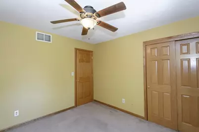 705  Fox Knoll Dr, Racine, WI 53185 - Photo 17