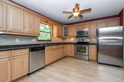 705  Fox Knoll Dr, Racine, WI 53185 - Photo 5