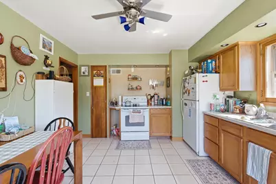 2470 S 92nd St #2472, West Allis, WI 53227 - Photo 7