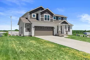 906 Ridge Ct, Watertown, WI 53094 - Photo 1