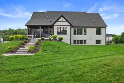N69W17970  Haven Dr, Menomonee Falls, WI 53051 - Photo 3