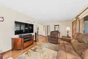 3634 N 97th Pl, Milwaukee, WI 53222 - Photo 7
