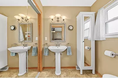3634 N 97th Pl, Milwaukee, WI 53222 - Photo 25