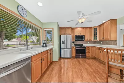 3634 N 97th Pl, Milwaukee, WI 53222 - Photo 15