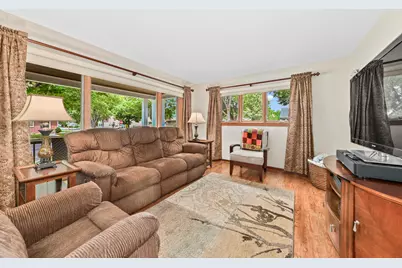3634 N 97th Pl, Milwaukee, WI 53222 - Photo 5