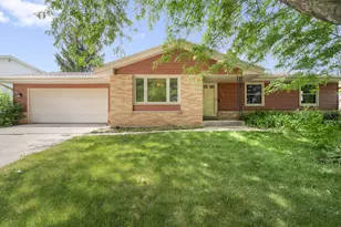 7565 S Lenox Ave, Oak Creek, WI 53154 - Photo 1
