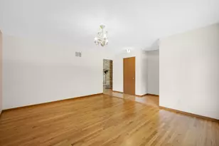 7565 S Lenox Ave, Oak Creek, WI 53154 - Photo 7