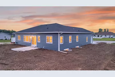 2906  Stonebrook Dr, Sheboygan, WI 53081 - Photo 31