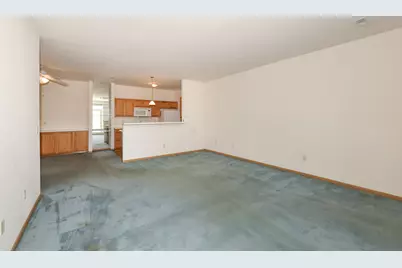 6913 S Rolling Meadows Ct, Oak Creek, WI 53154 - Photo 9