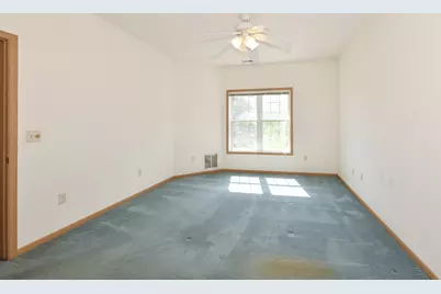 6913 S Rolling Meadows Ct, Oak Creek, WI 53154 - Photo 15