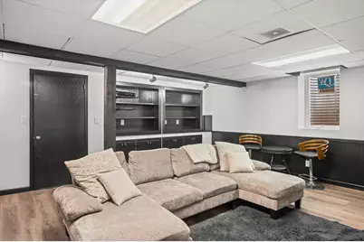 12130 W Chambers St, Wauwatosa, WI 53222 - Photo 29