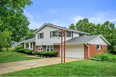 12130 W Chambers St, Wauwatosa, WI 53222 - Photo 3