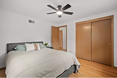 12130 W Chambers St, Wauwatosa, WI 53222 - Photo 27