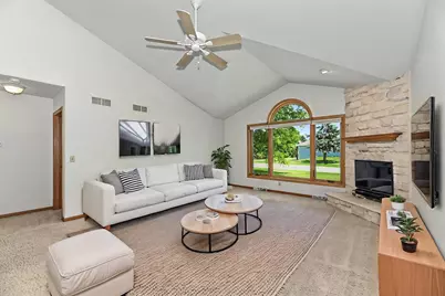 N22W26492  Shooting Star Rd #2, Pewaukee, WI 53072 - Photo 5