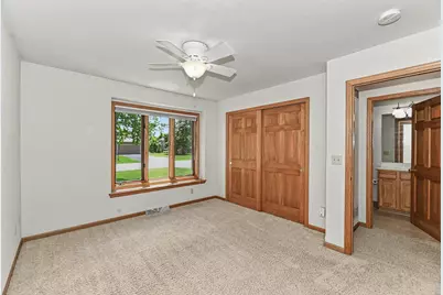 N22W26492  Shooting Star Rd #2, Pewaukee, WI 53072 - Photo 25