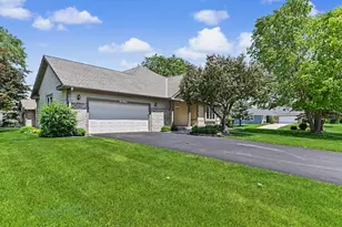 N22W26492 Shooting Star Rd, Pewaukee, WI 53072 - Photo 3