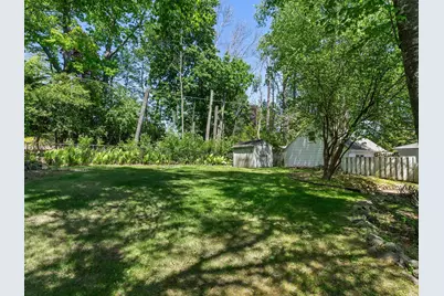 306  Fenway Ter, Manitowoc, WI 54220 - Photo 33