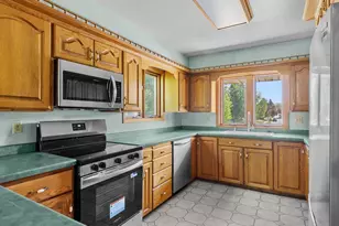 306 Fenway Terrace, Manitowoc, WI 54220 - Photo 3