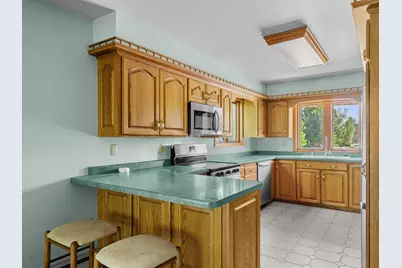 306  Fenway Ter, Manitowoc, WI 54220 - Photo 17