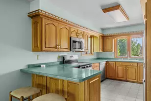 306 Fenway Terrace, Manitowoc, WI 54220 - Photo 17