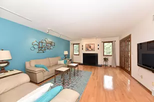 770 Oakwood Ln, Brookfield, WI 53045 - Photo 3