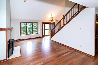 19065  Hiview Dr #2, Brookfield, WI 53045 - Photo 7