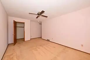 7365 S Delaine Dr, Oak Creek, WI 53154 - Photo 17